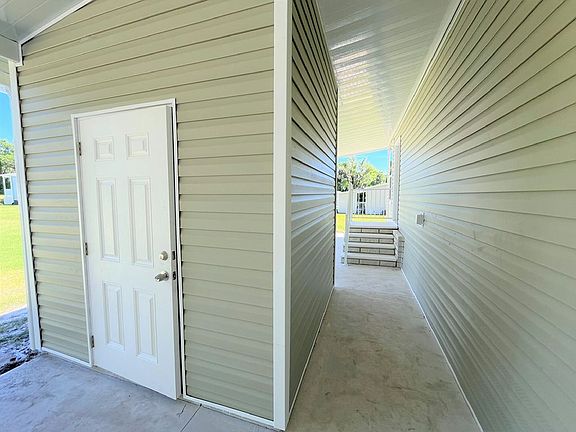 5th image of 5692 Woodford St