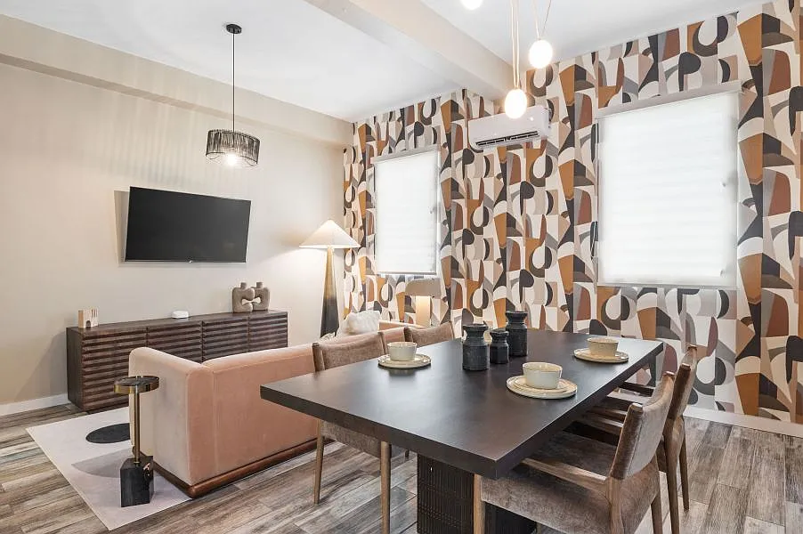 3 bed, 1.0 bath, 1000 sqft, $2,650 — Photo 4