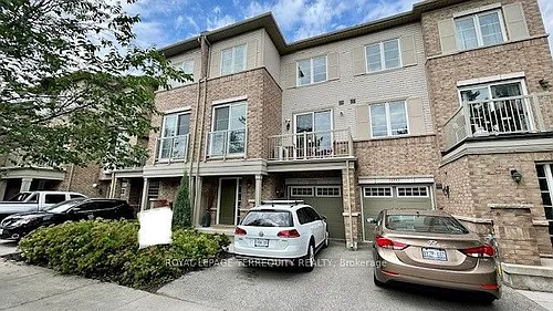 165 Hampshire Way Photo 1