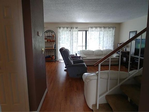 5th image of 1415 Pylewood St