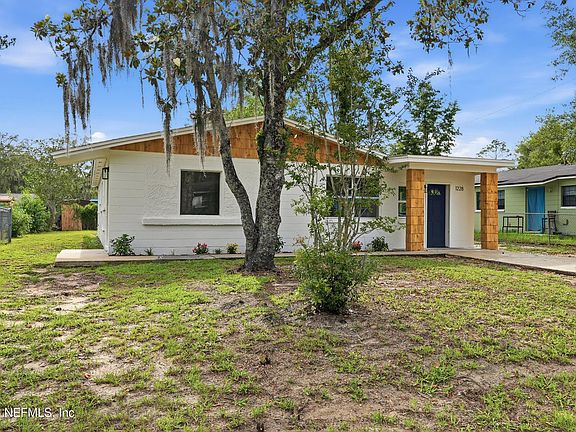 3rd image of 1228 SE 19TH Street