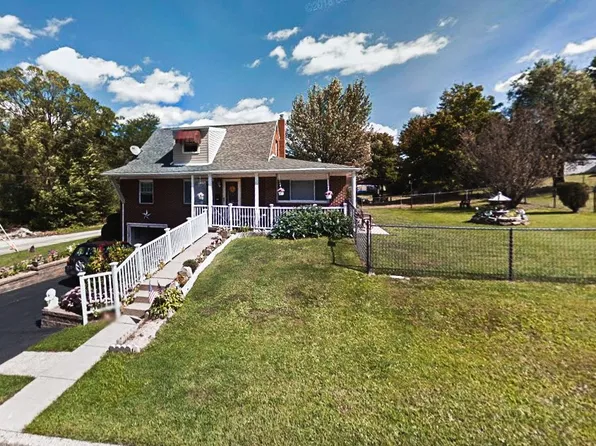 202 George St, Jeannette, PA 15644