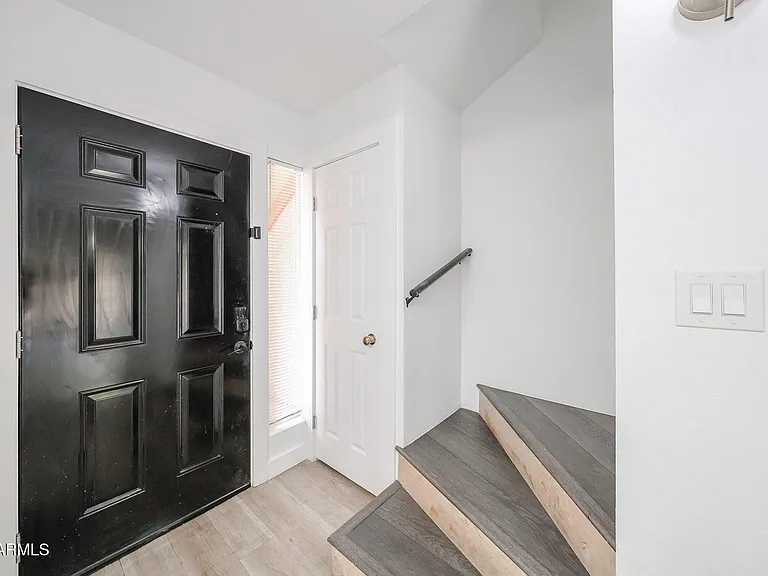 812 W 14th St — Photo 12