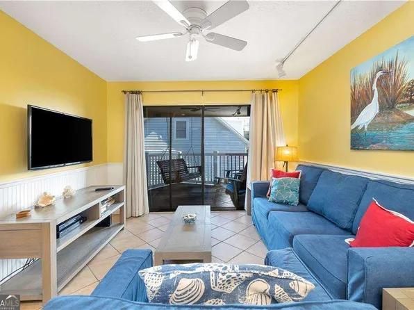 1524 Wood Ave APT 215, Saint Simons Island, GA 31522