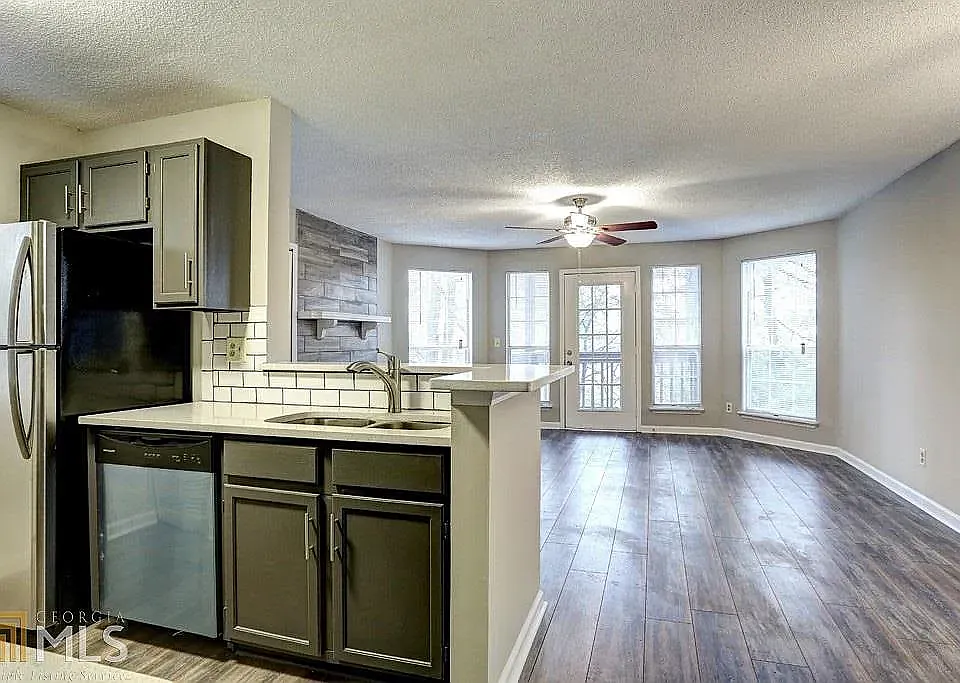 1016 Sandy Lane Dr