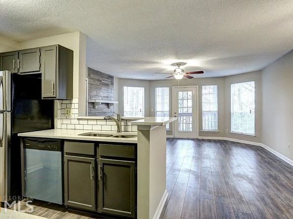 1016 Sandy Lane Dr