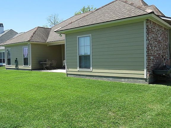 5th image of 331 Lakeshore Dr