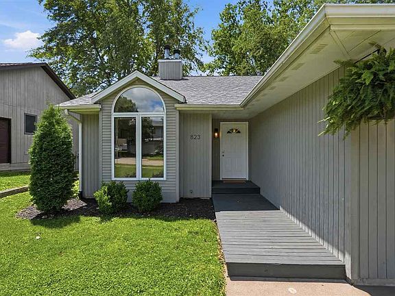 2nd image of 823 Pepper Dr