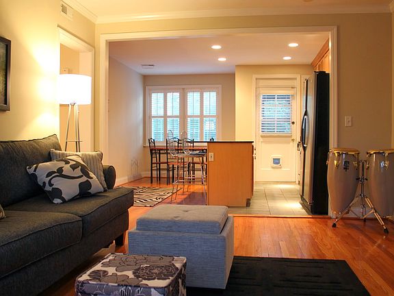 5th image of 829 Westwood Dr APT 1E
