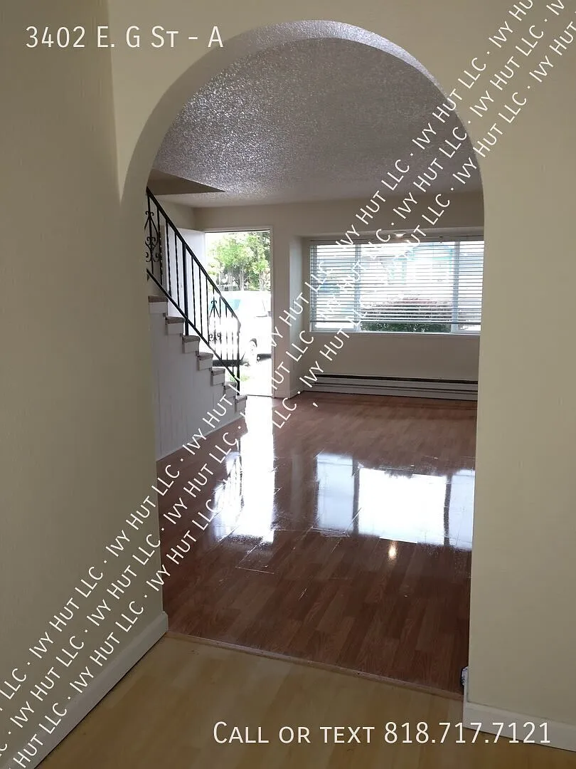 Beautiful - 2 Bed, 1 Bath in downtown Tacoma - Eastside neighborhood — Photo 2