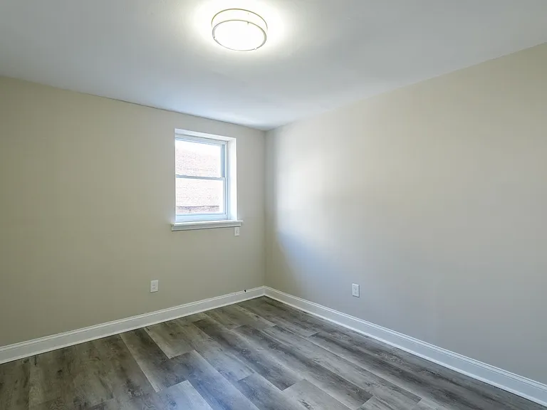1335 S 8th St — Photo 18