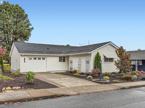 12456 SW King George Dr, King City, OR 97224