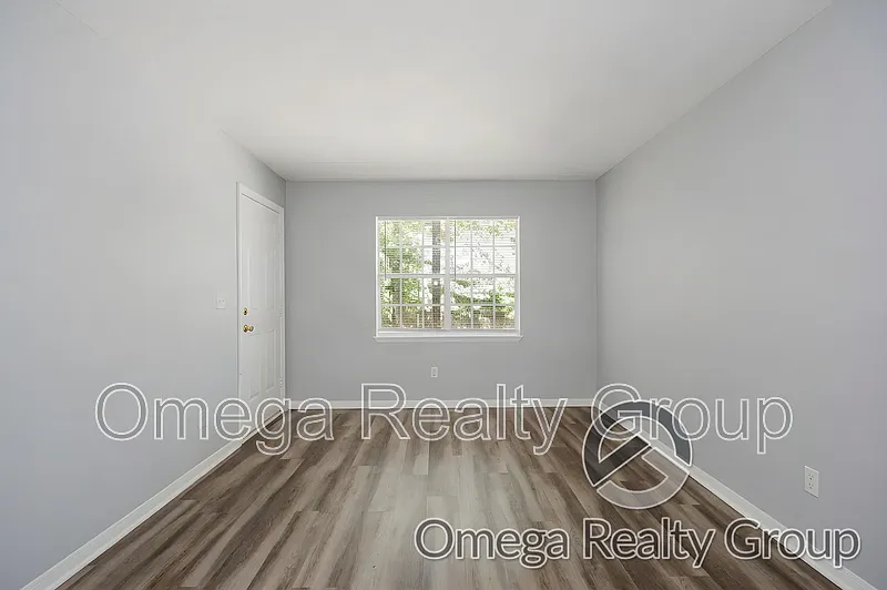 Court South Apartments — Photo 4