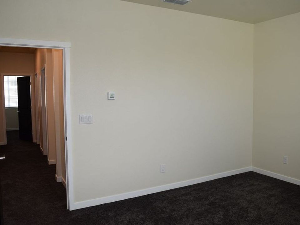 1st image of 3280 Chickadee Ct