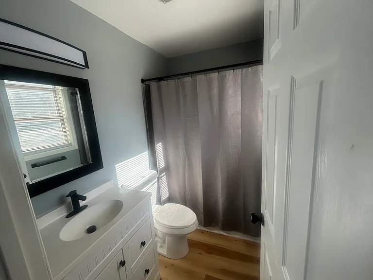 4 S Franklin St #B — Photo 15