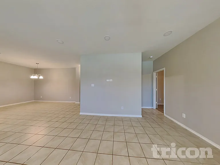 957 Newby Ln — Photo 2