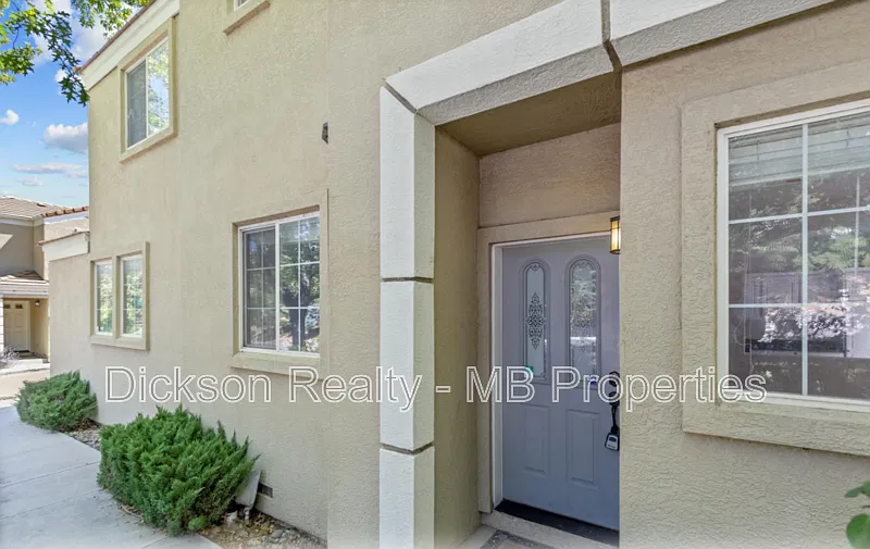 3 bed, 2.5 bath, 1482 sqft, $2,700 — Photo 3