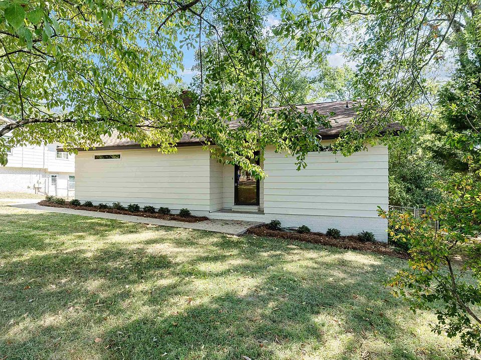 1st image of 2225 Ivy Ln