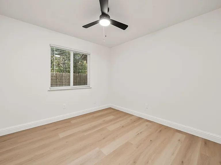 302 Carlina Ct — Photo 18