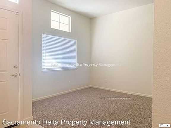 3rd image of 2832 Dinwiddie Way