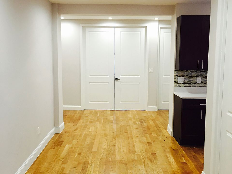1st image of 320 Empire Blvd APT 1M