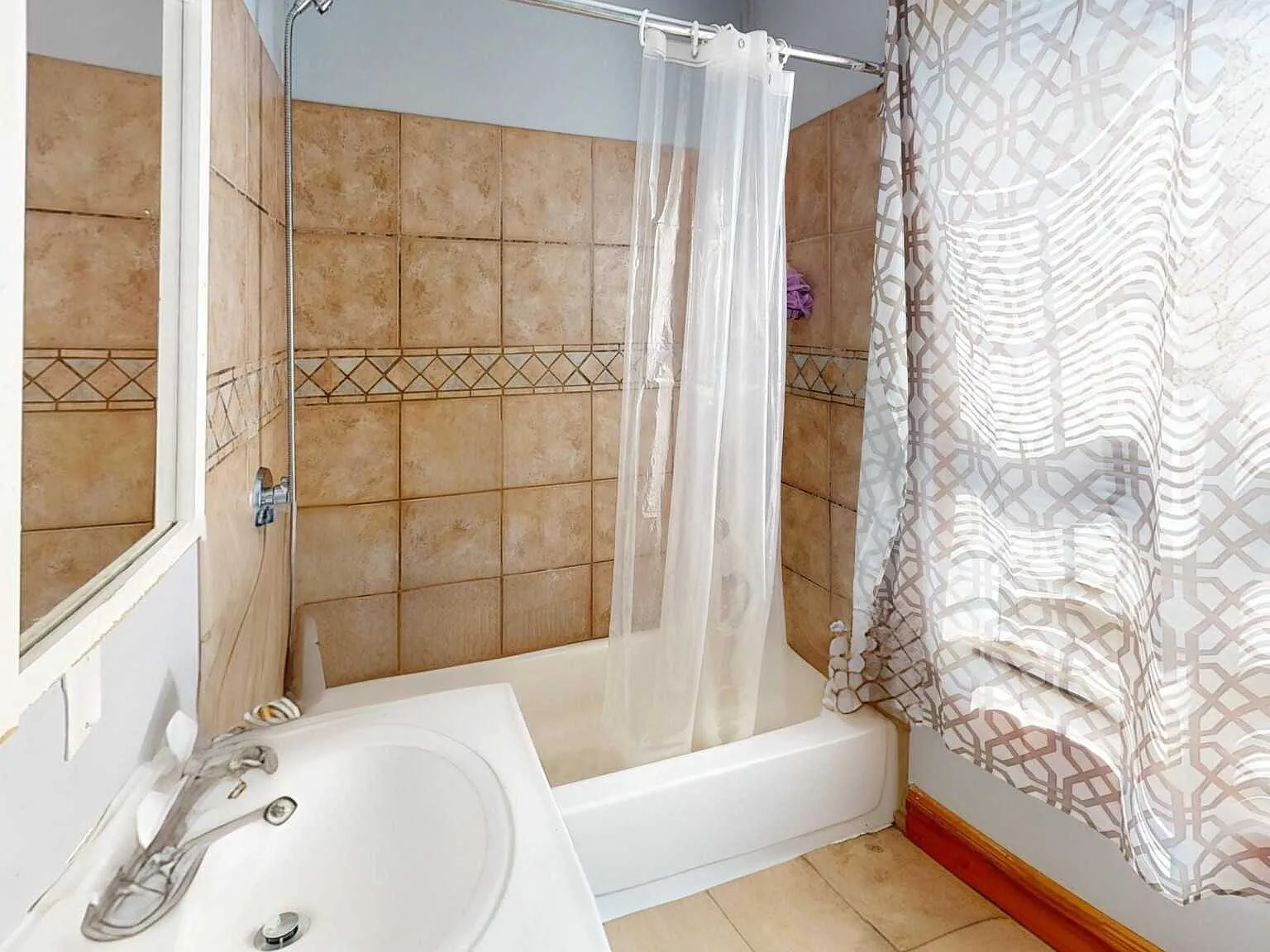 4 bed, $4,795 — Photo 2