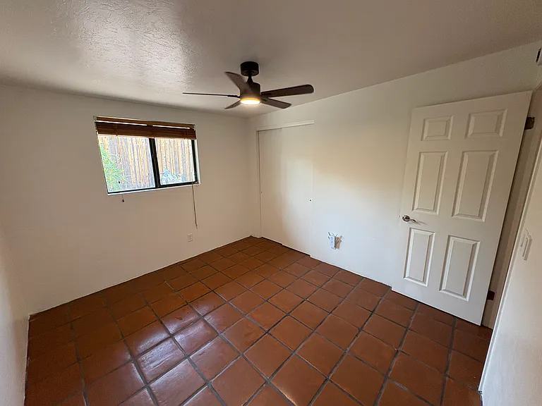 8518 E Hawthorne St — Photo 4
