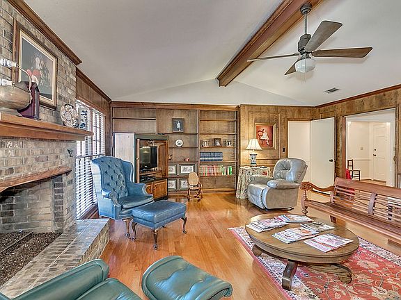 5th image of 4802 Lake Forest Ave