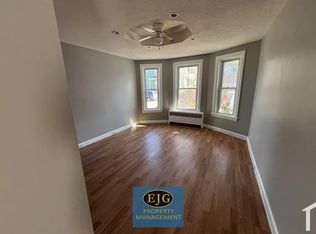 750 Somerville St APT 1, Manchester, NH 03103