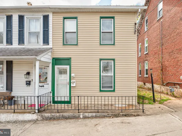 258 Chestnut St, Spring City, PA 19475