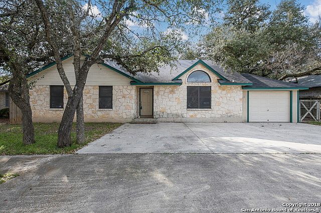 1st image of 134 Bluebonnet Cir