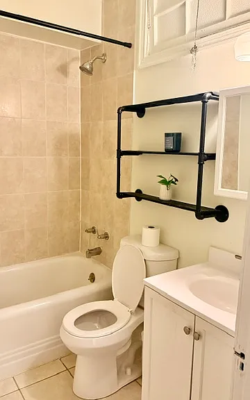 1424 Staples St NE #1 — Photo 5