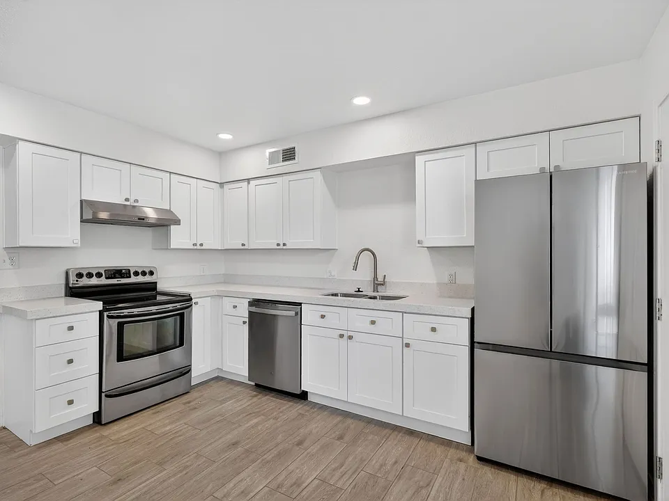 2535 W Missouri Ave #2