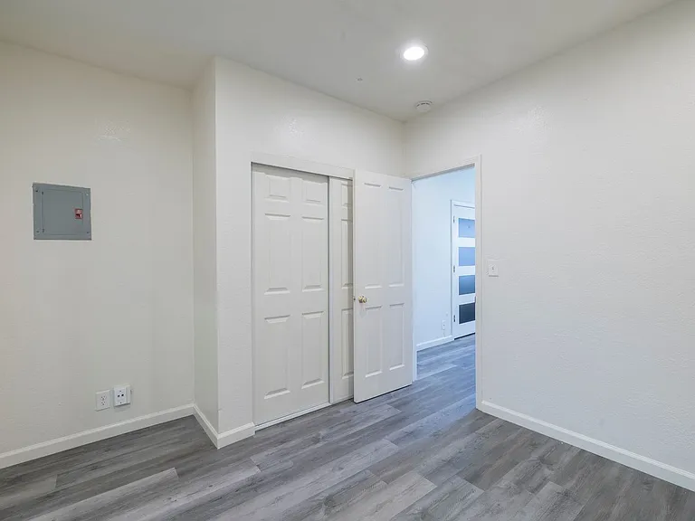 1 Bed 1 Bath in Historical Building — Photo 22