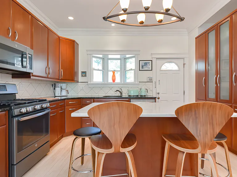3 Forest St #1 — Photo 4