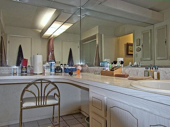 5th image of 1311 Calamondin Dr