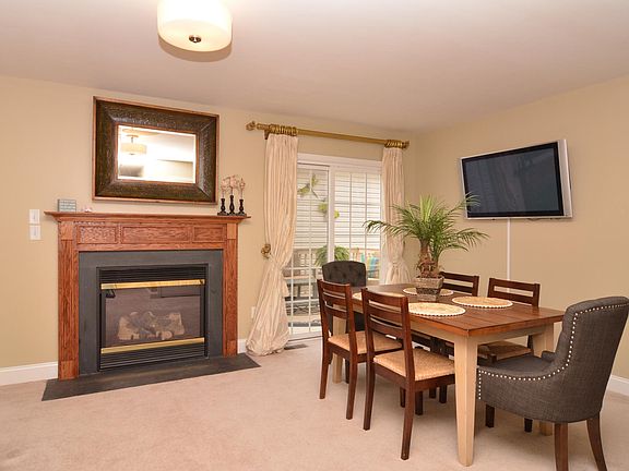 Living / Dining Room Combo