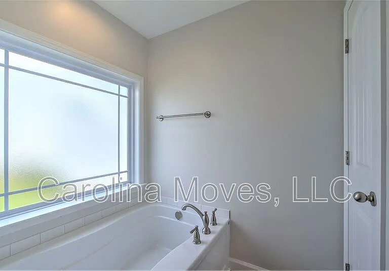 1303 Lindale Pl — Photo 20
