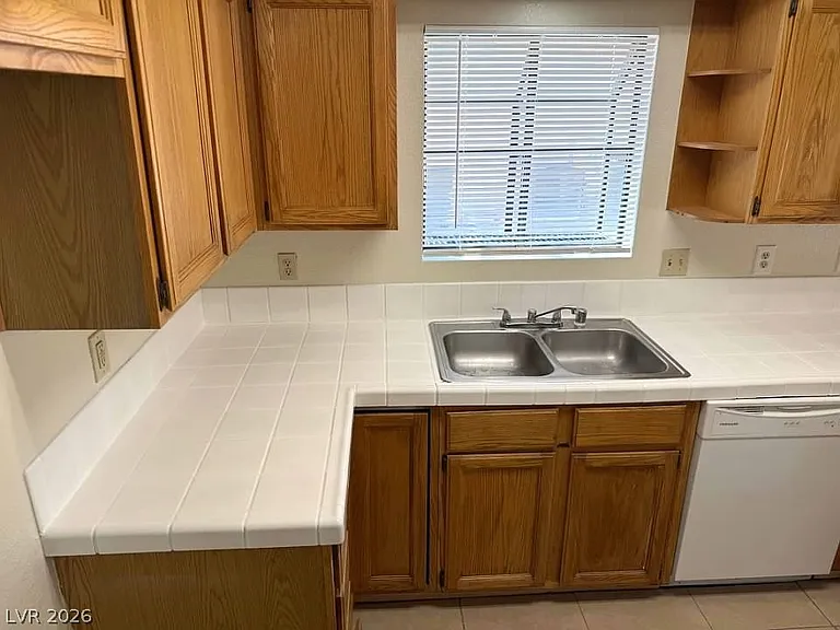 4801 Fiesta Lakes St — Photo 16