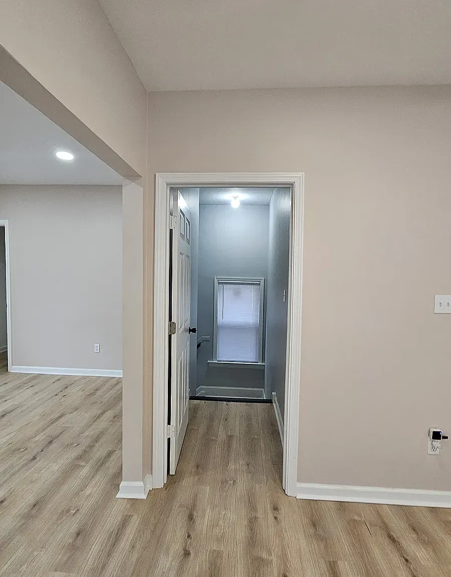 2935 Hogarth St — Photo 4