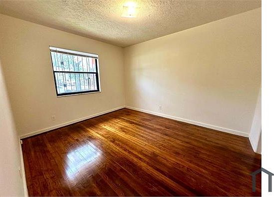 3rd image of 405 55th St