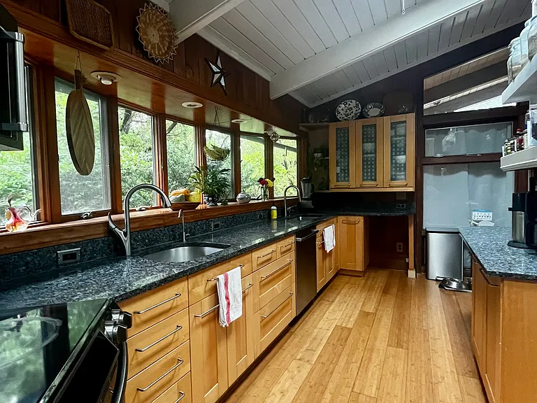 1231 Hillcrest Rd — Photo 12