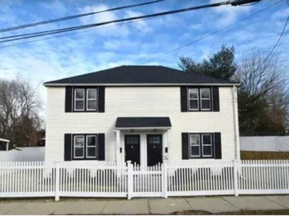 989 Pearl Harbor St, Bridgeport, CT 06610