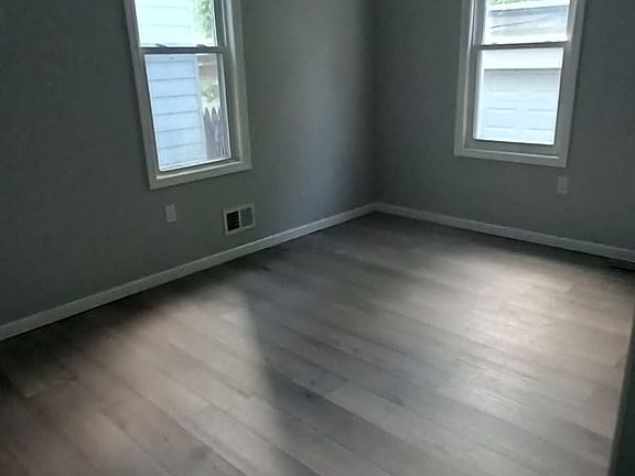3rd image of 281 Columbia Ave Floor 1