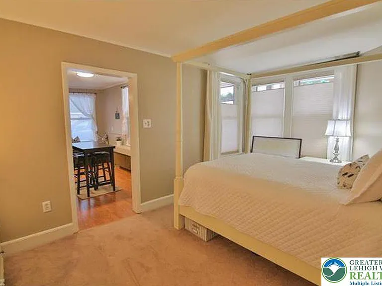 325 N 8th St #1 — Photo 7