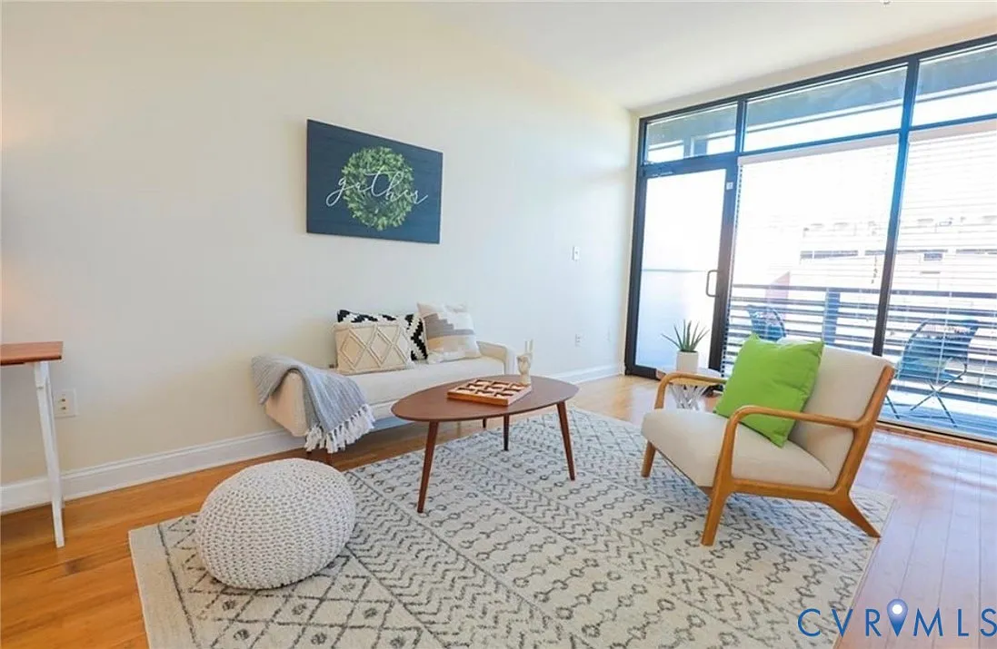 2 bed, 2.0 bath, 1050 sqft, $2,000 — Photo 3