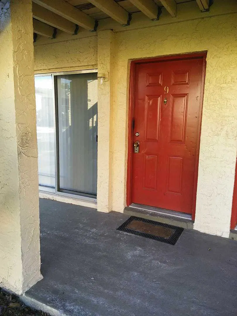 1 bedroom 1 bathroom condo on the 1st floor. — Photo 2