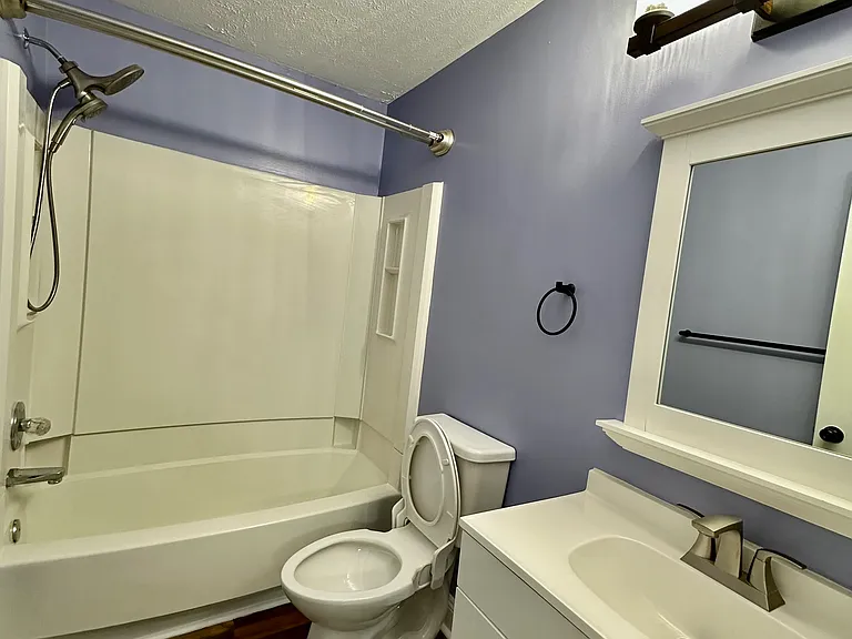 632 Kennington Rd — Photo 7