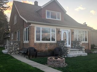 2950 Orange Grove Rd, Waterford, MI 48329