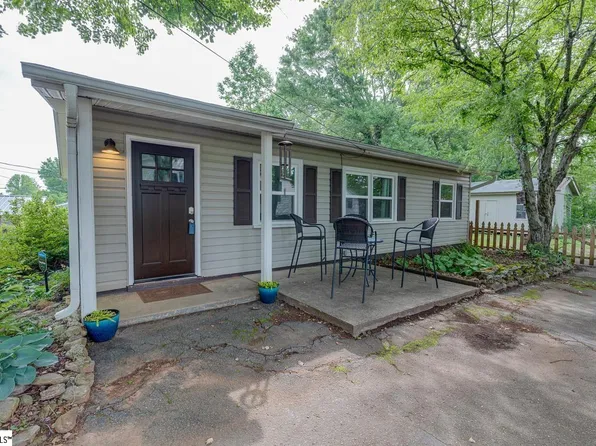 14 Paris View Dr, Travelers Rest, SC 29690